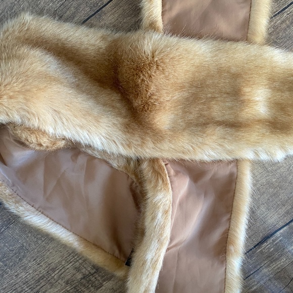 Zara Accessories Faux Fur Scarf Shawl Wrap - Picture 5 of 6